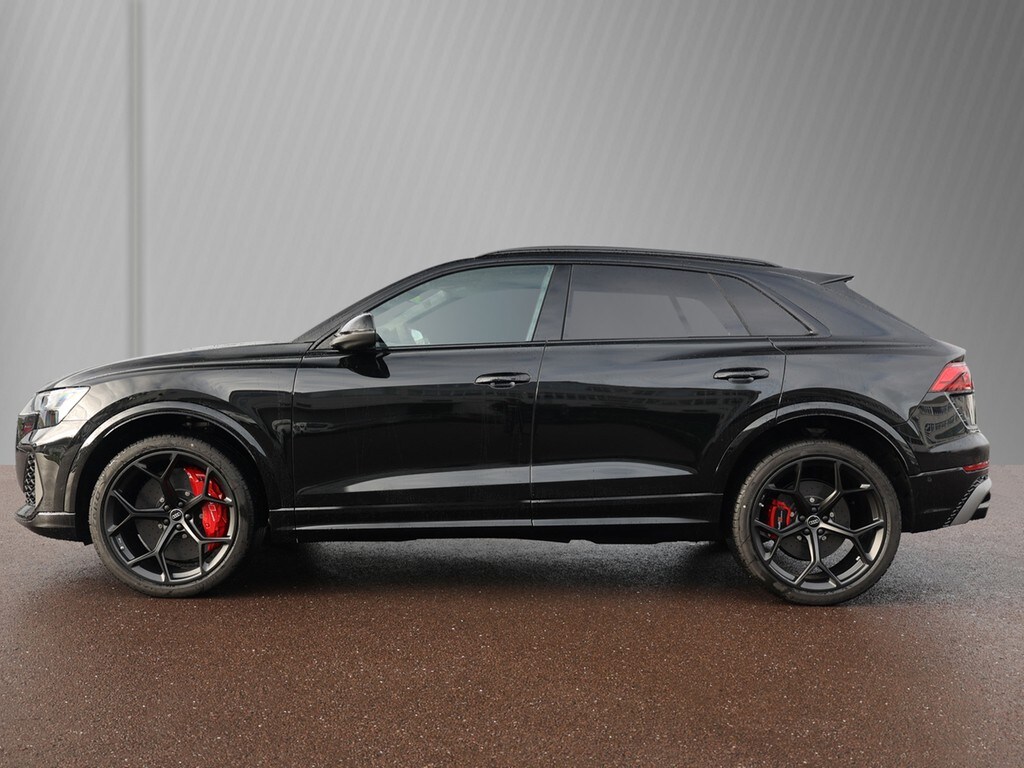Audi RS Q8 SUV performance