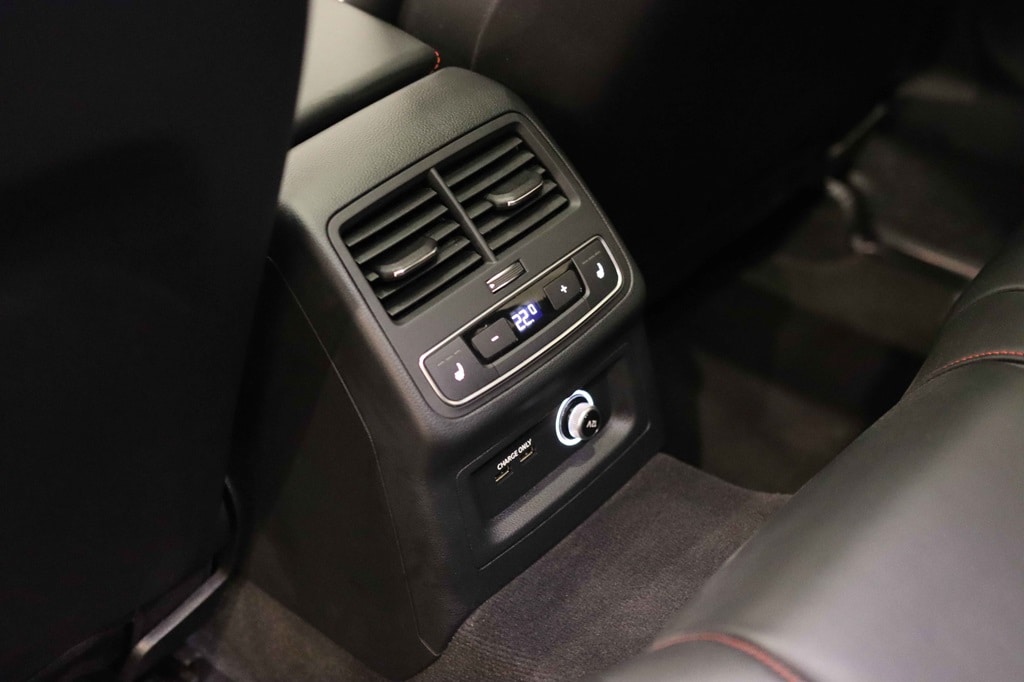 Bild som visar Audi RS 4 Avant RS 4 Avant 2.9 TFSI quattro 450 hk tiptronic - för mer information kontakta din Audi Partner