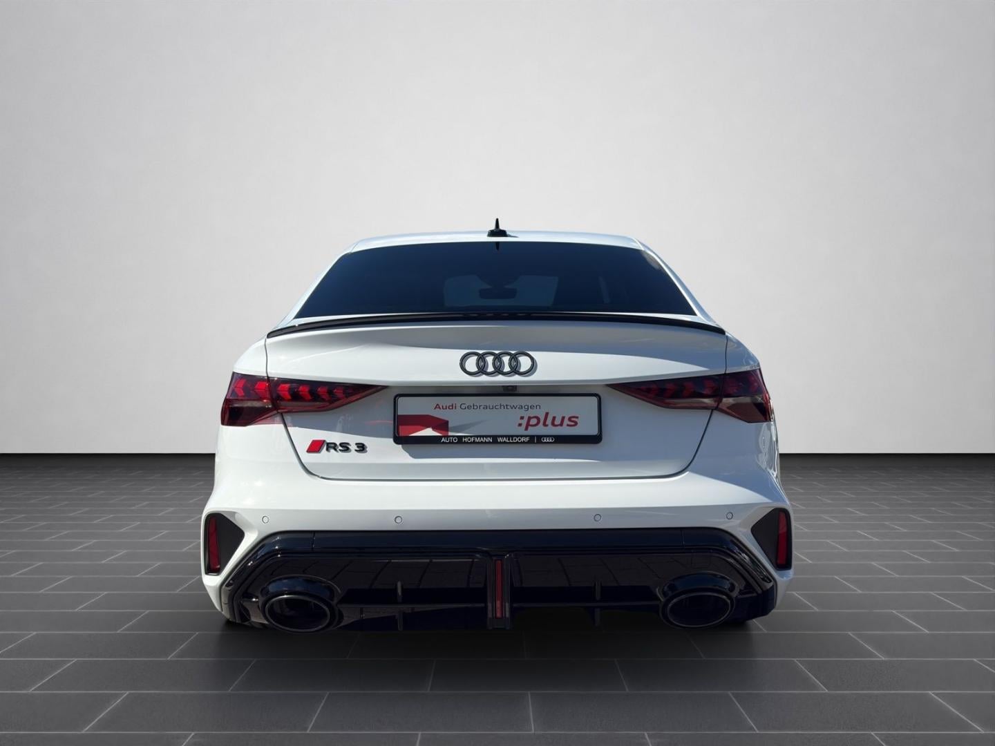 Bild über Audi RS 3 Limousine TFSI quattro S tronic - für weitere Informationen kontaktieren Sie den Audi Partner