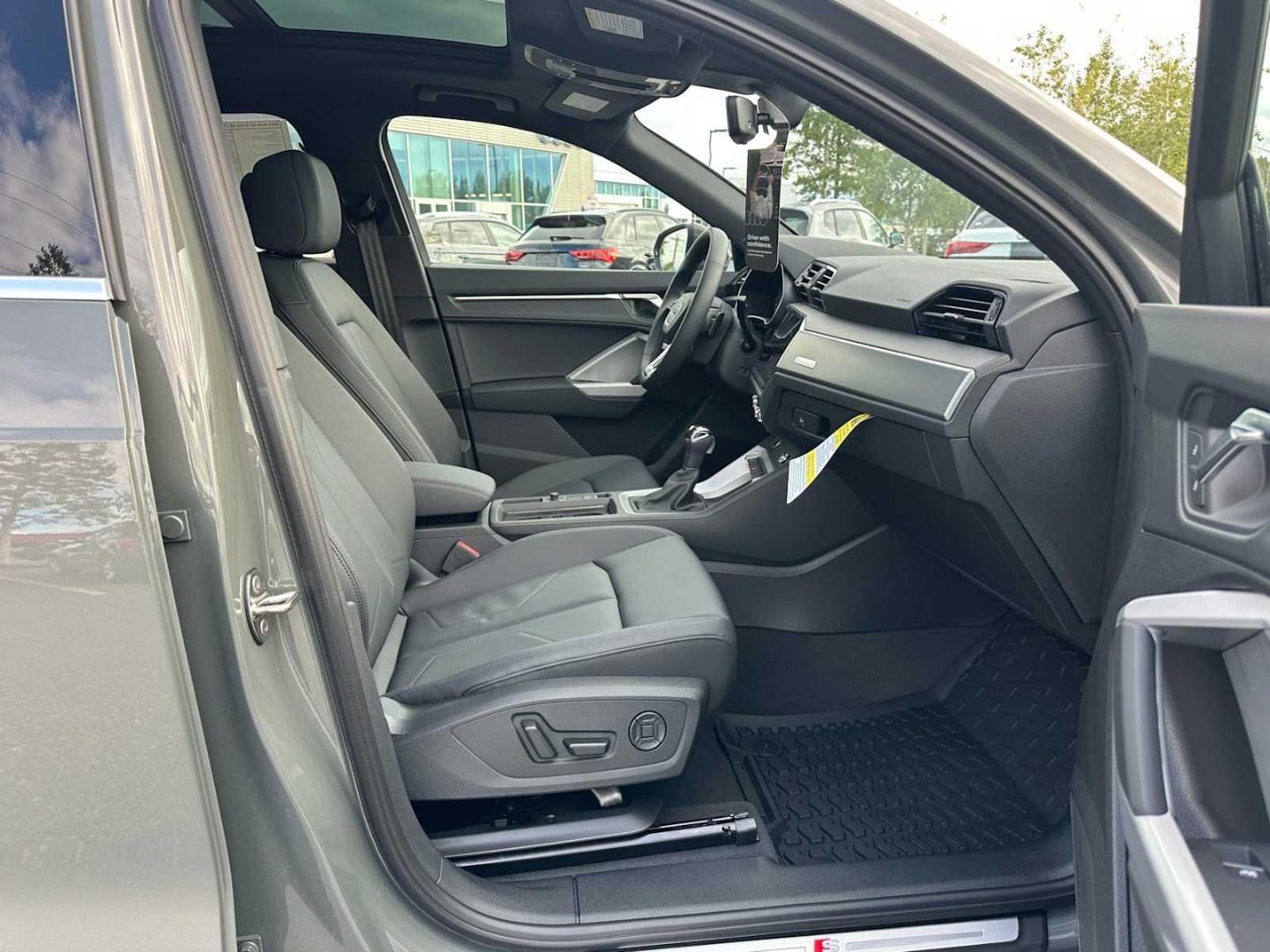 2025 Audi Q3 S Line Premium - Photo 10