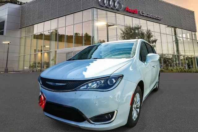 Photo of 2018 Chrysler Pacifica 