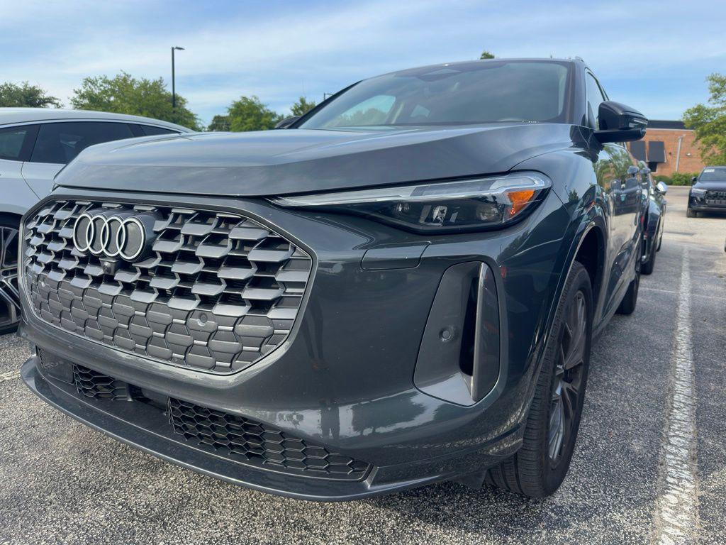 2025 Audi Q5 40 Premium Plus's photo