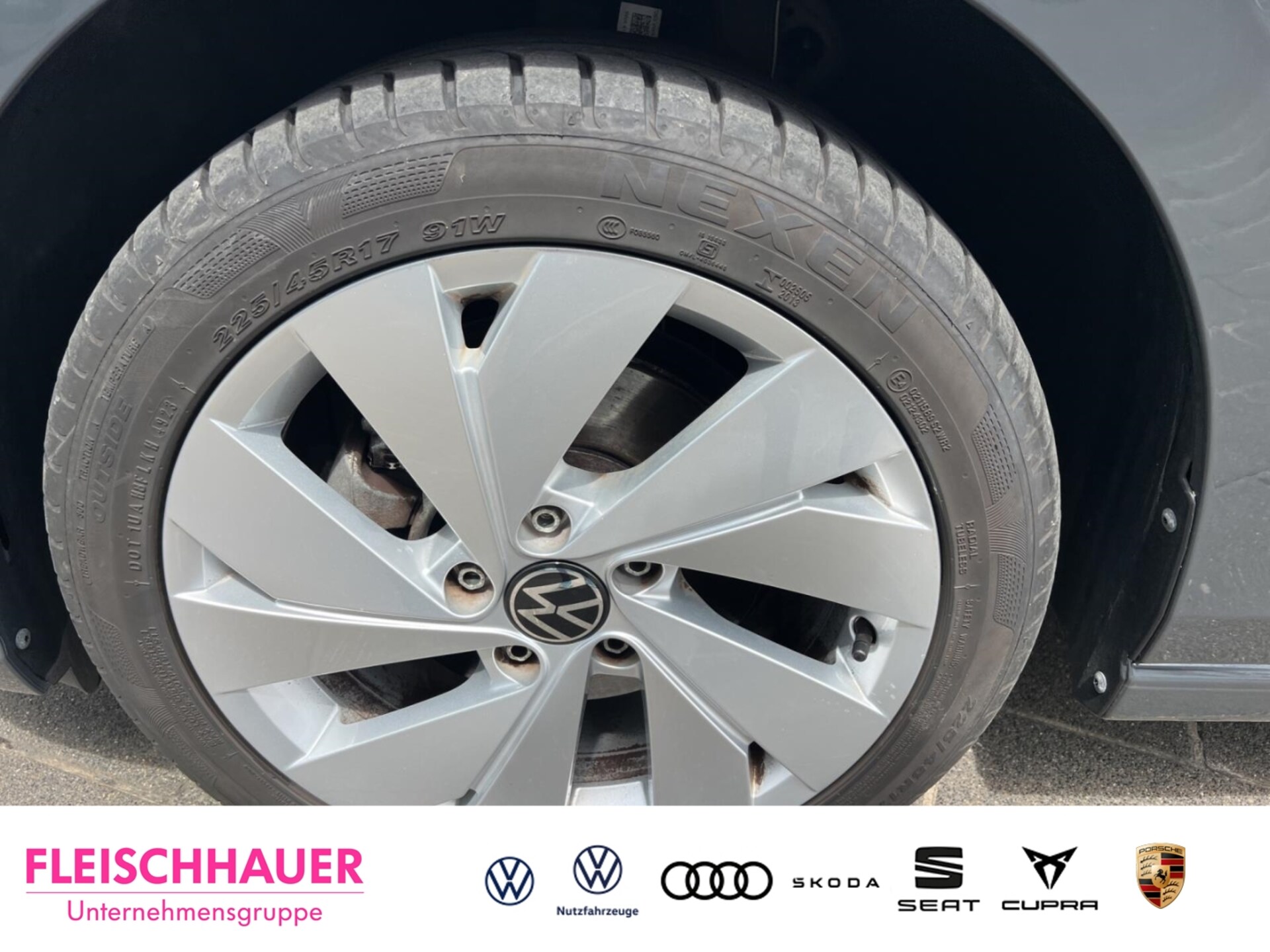 Volkswagen Golf Style