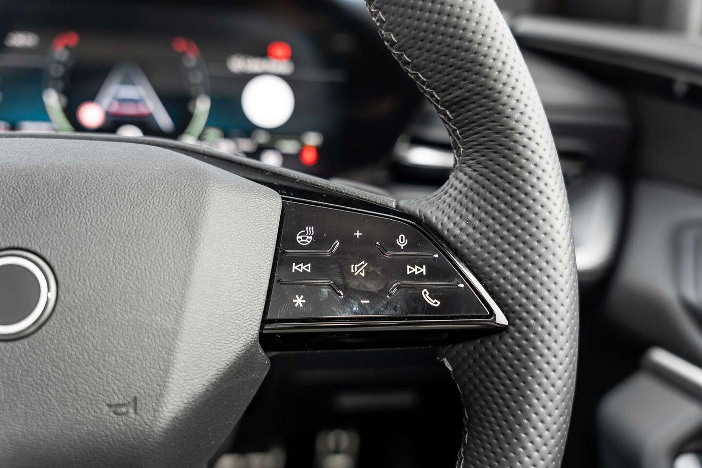 Image about Audi Q5 SUV e-hybrid quattro S tronic