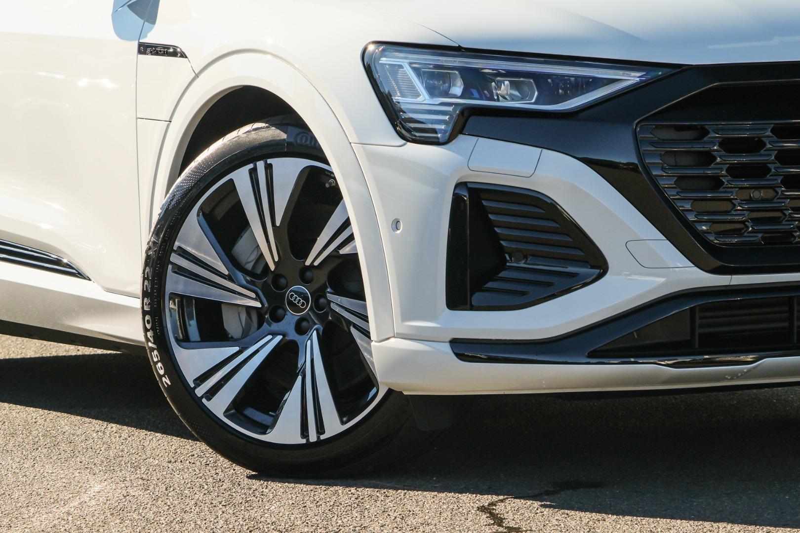 Image about Audi Q8 e-tron 55 e-tron quattro Launch Edition 300,00 kW