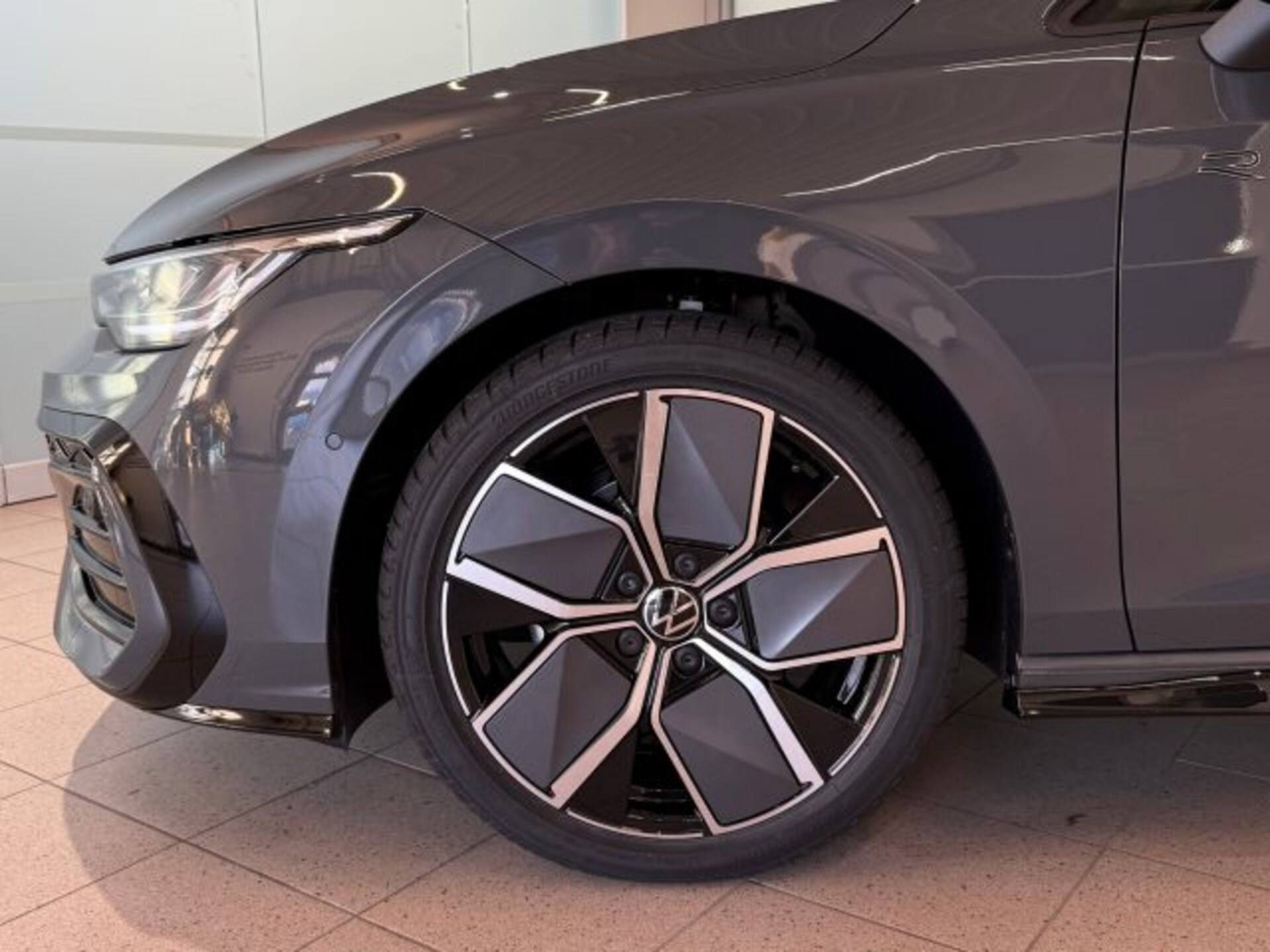 Volkswagen Golf R-Line