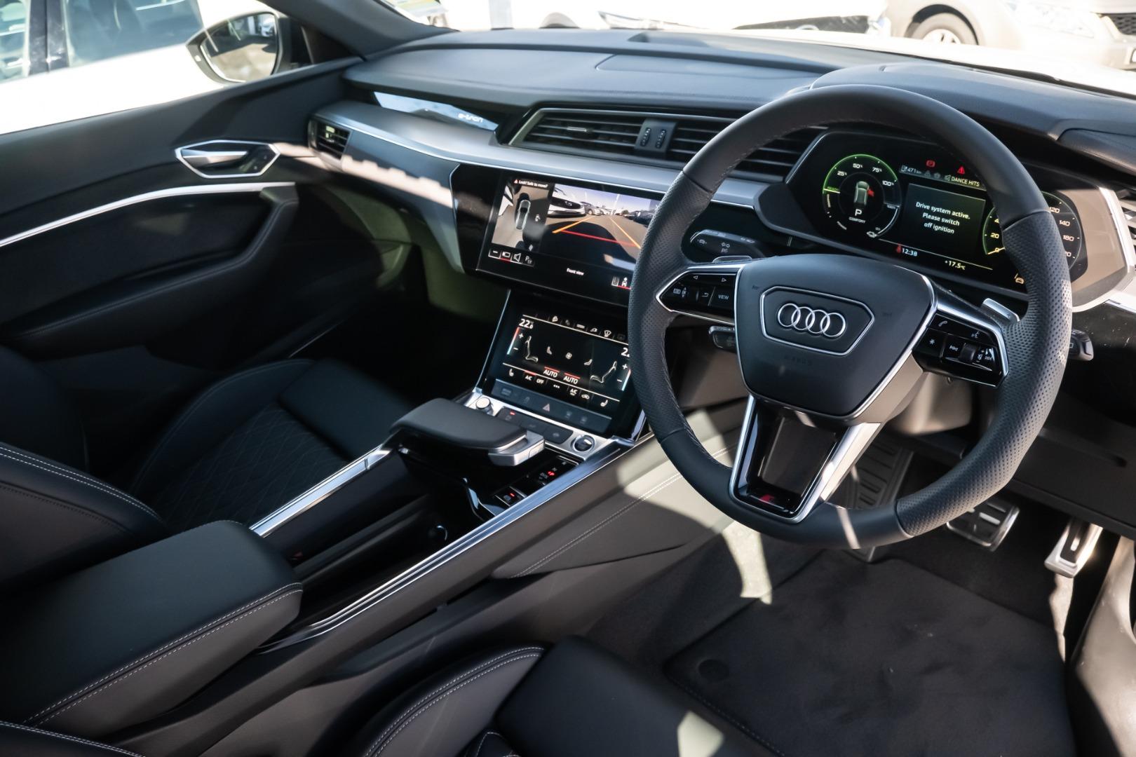 Image about Audi Q8 e-tron 55 e-tron quattro Launch Edition 300,00 kW