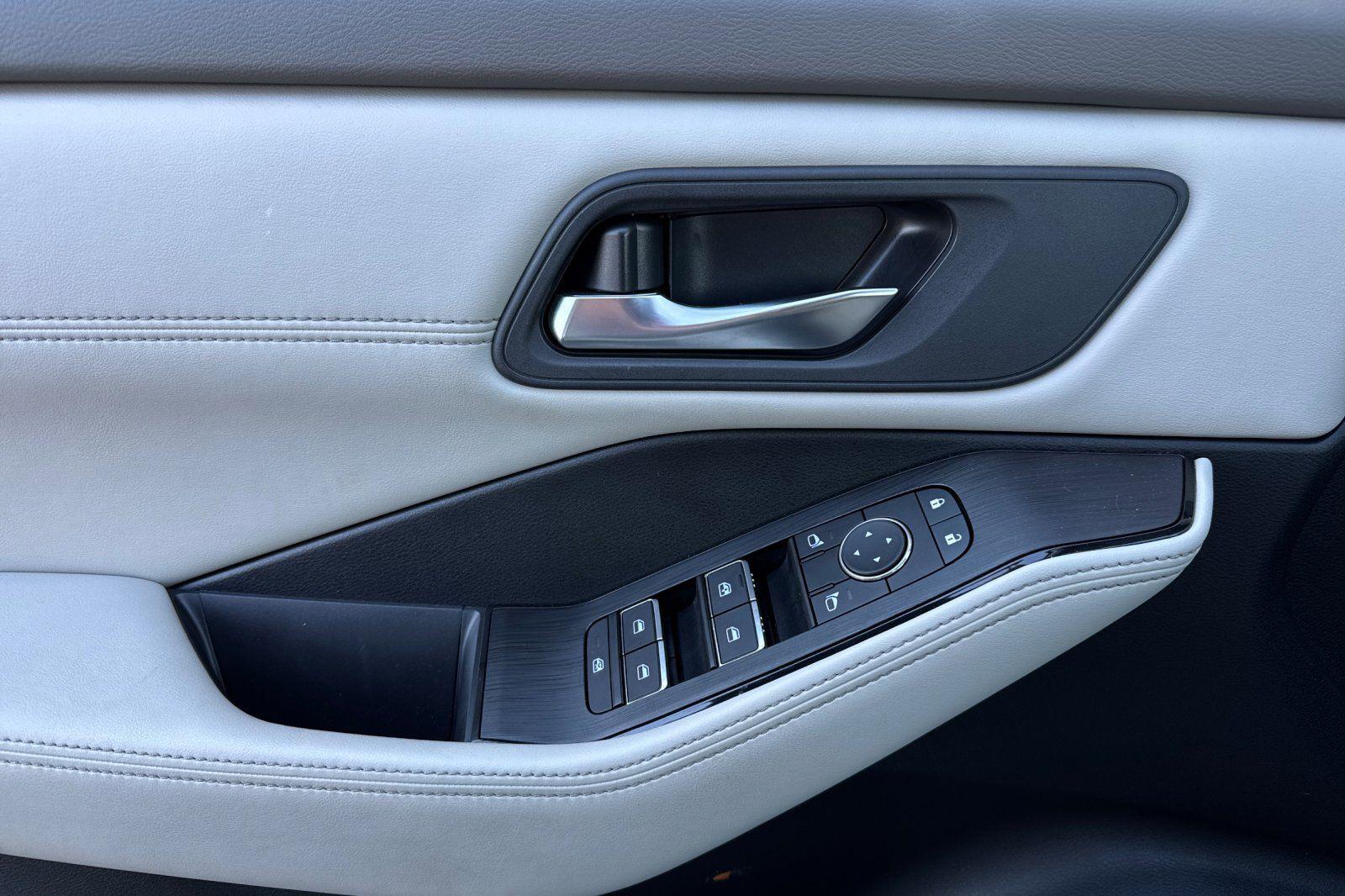 2025 Nissan Rogue SL - Photo 8