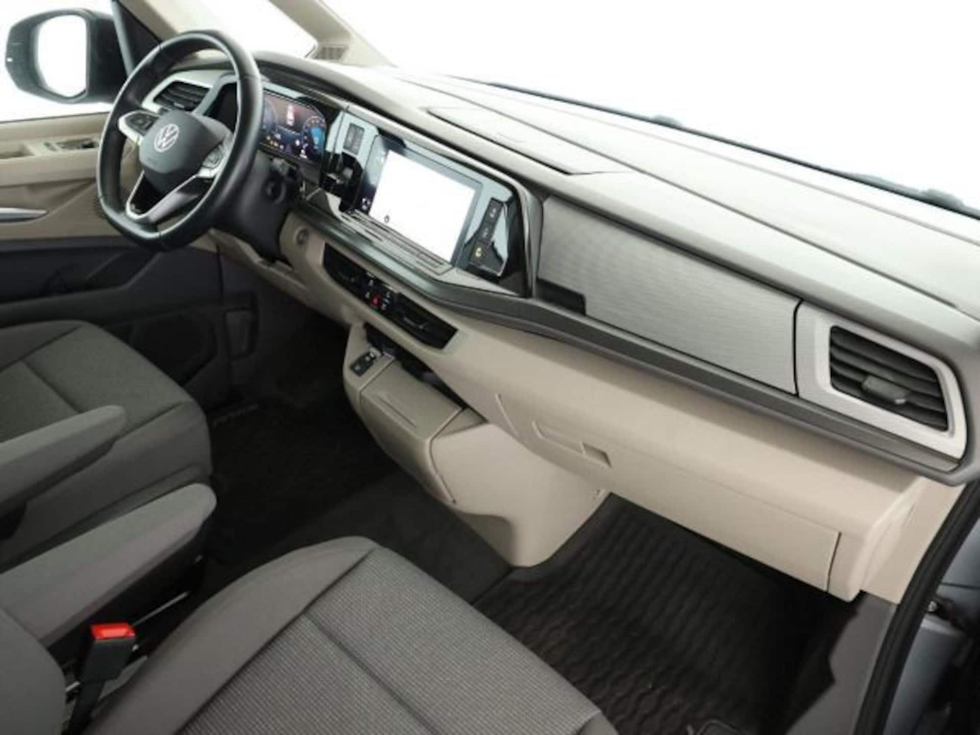 Volkswagen Multivan Langversion Basis-Modell