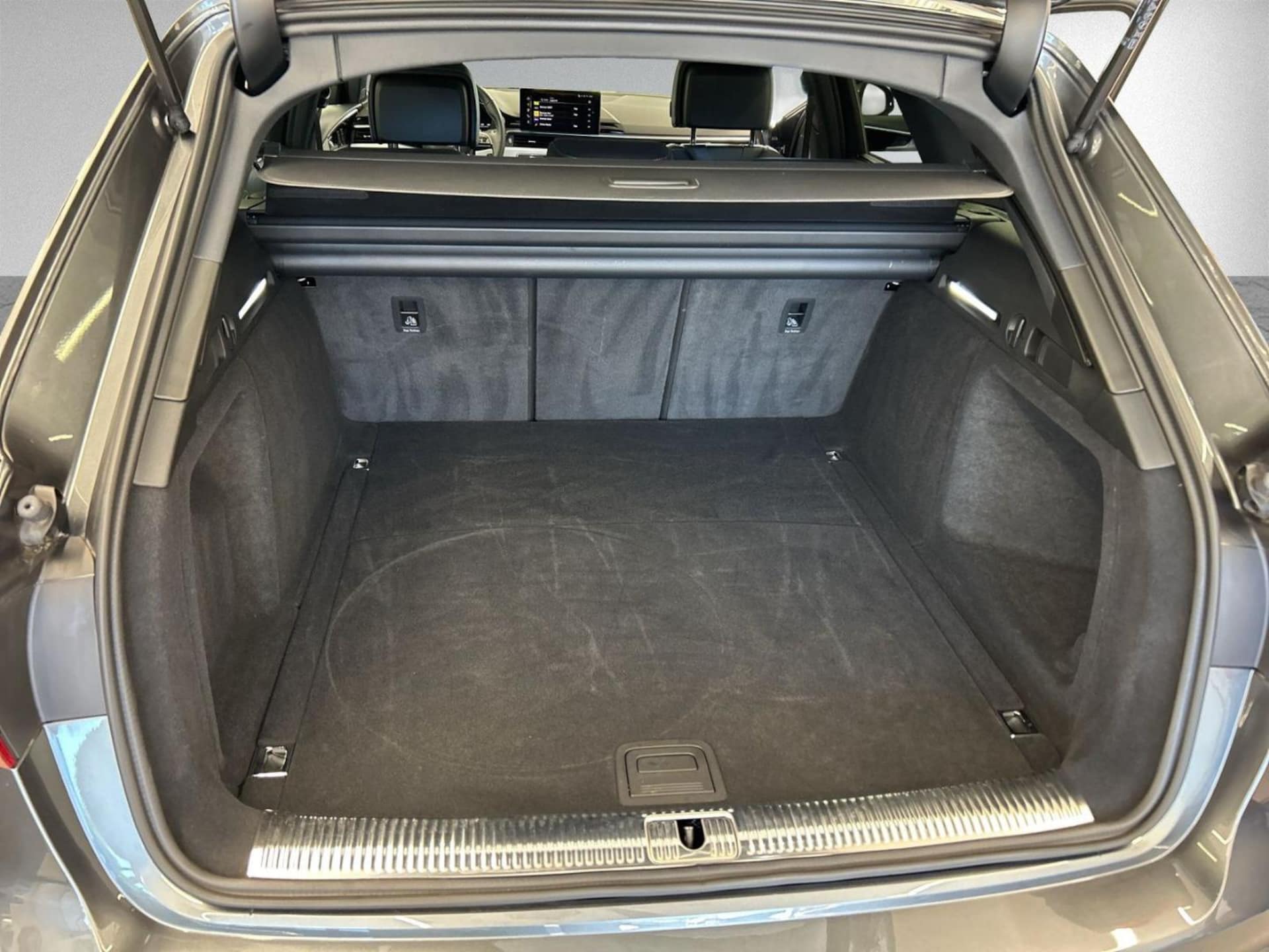 Audi A4 Avant S line