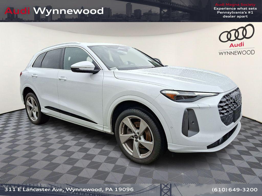 2025 Audi Q5 40 Premium Plus's photo