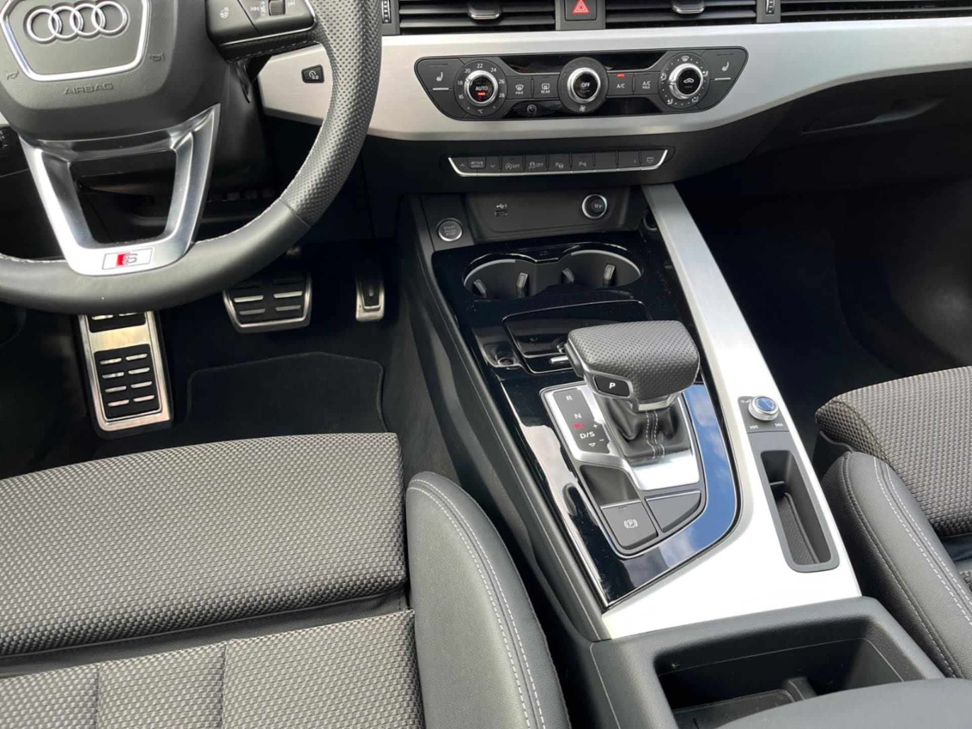 Audi A4 Avant S line