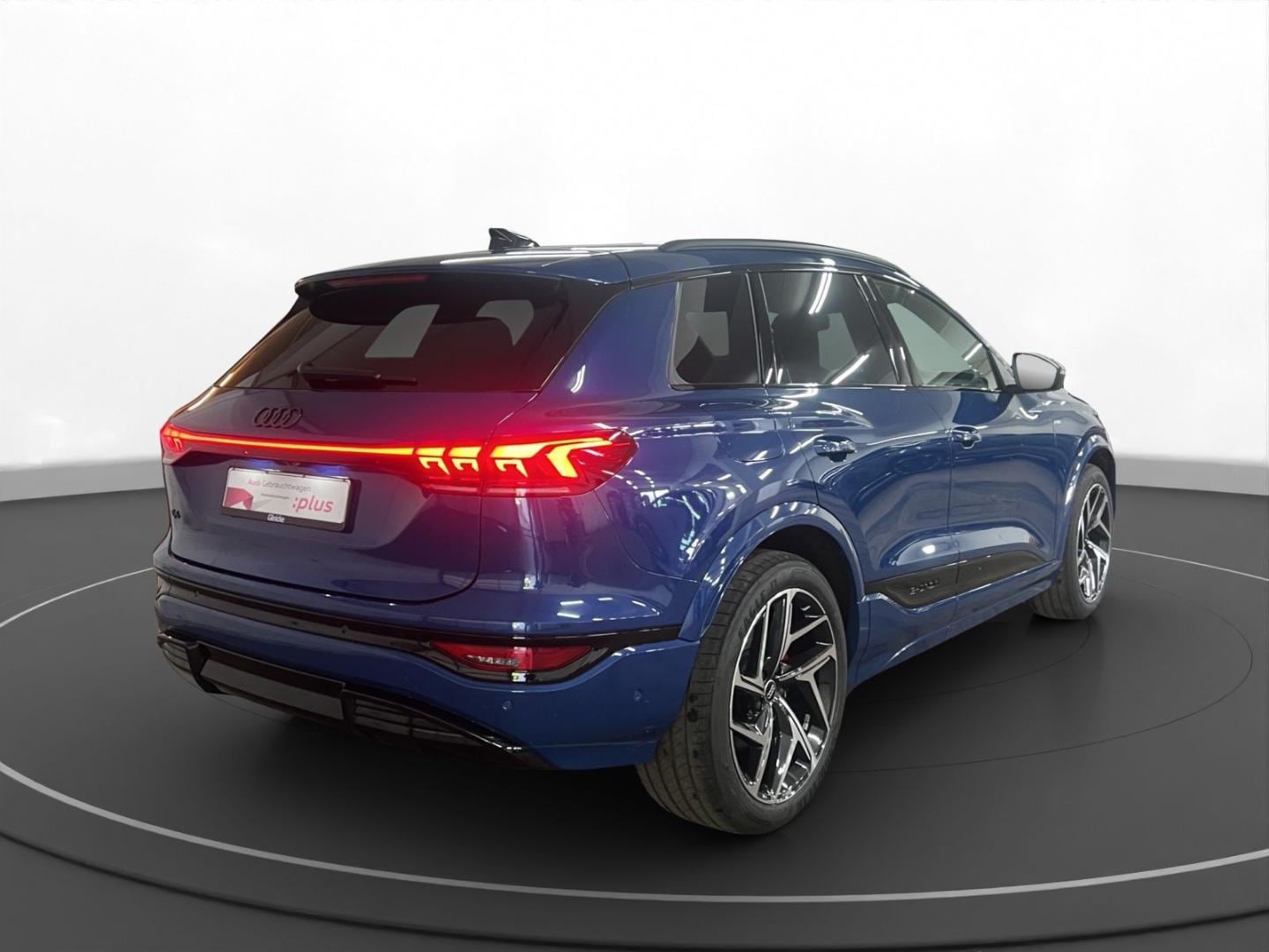 Bild über Audi Q6 SUV e-tron e-tron performance - für weitere Informationen kontaktieren Sie den Audi Partner