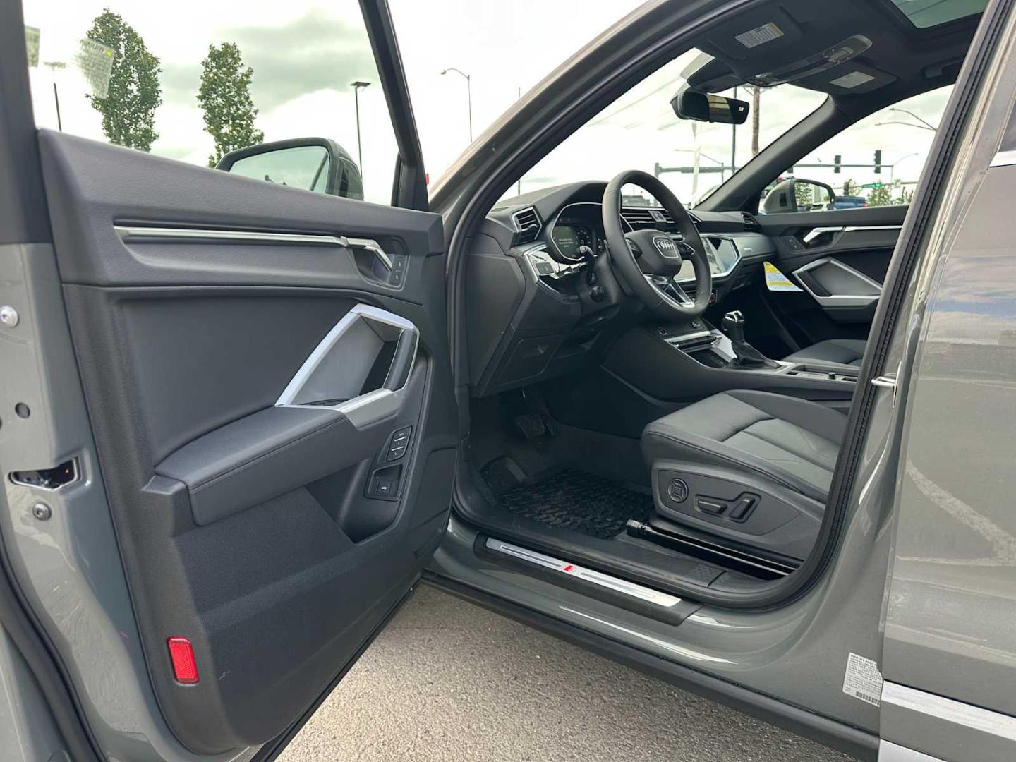 2025 Audi Q3 S Line Premium - Photo 19