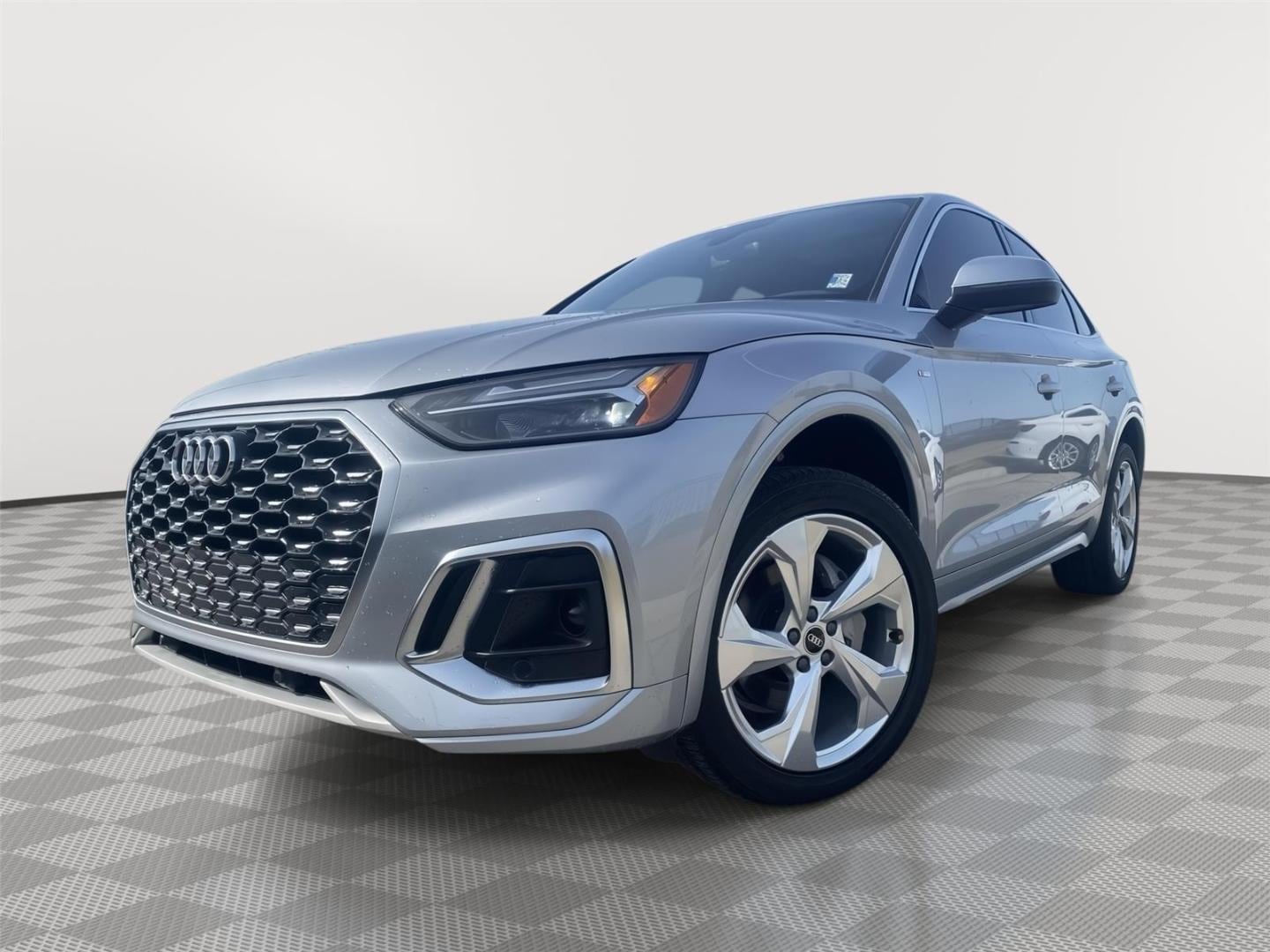 2022 Audi Q5 Sportback 45 Premium Plus's photo