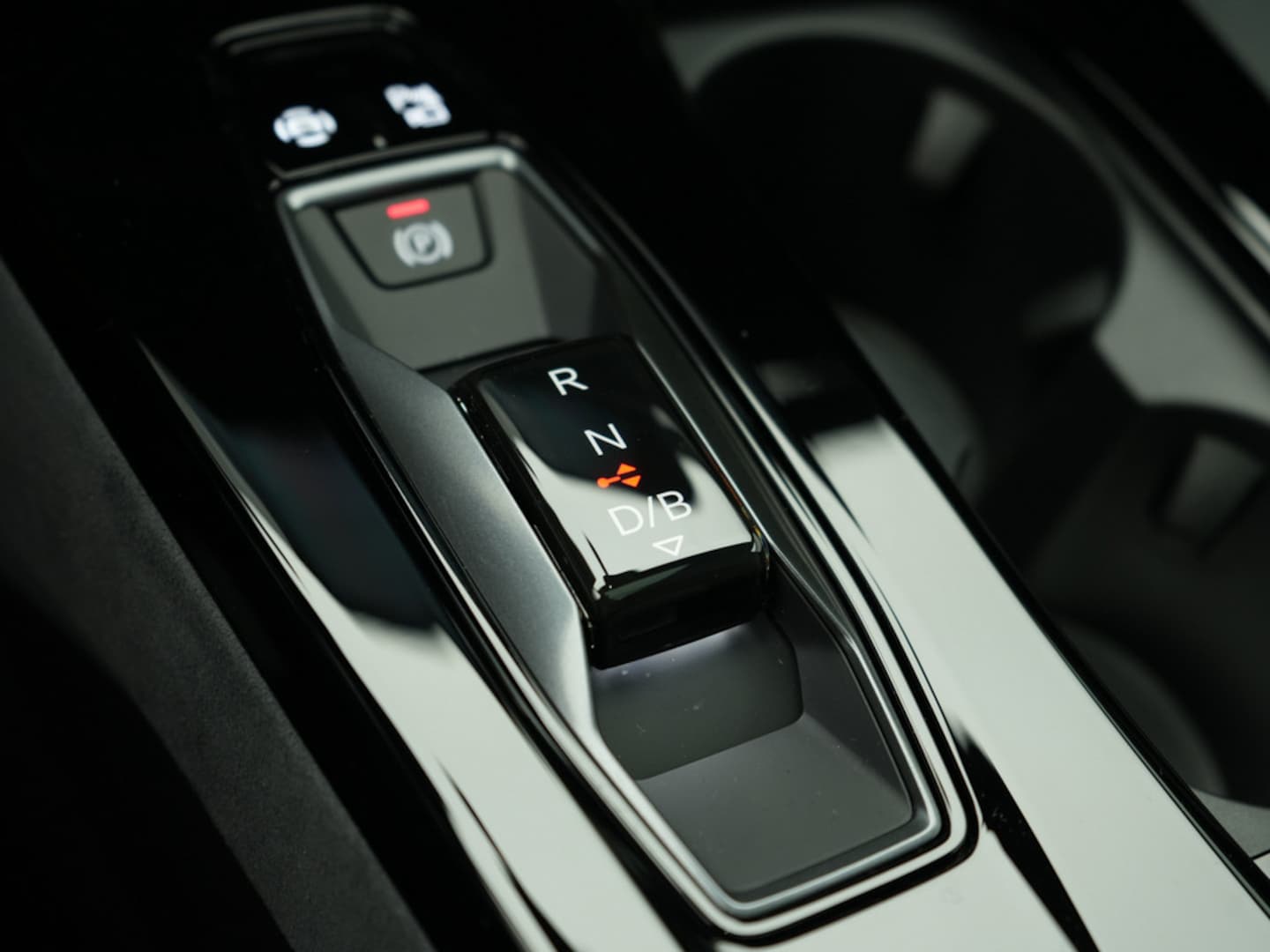 Bild über Audi Q6 SUV e-tron S line business e-tron quattro 315 kW - für weitere Informationen kontaktieren Sie den Audi Partner