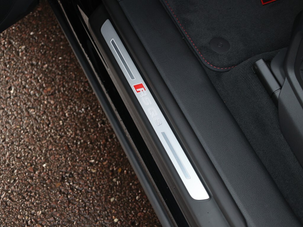 Audi RS Q8 SUV performance