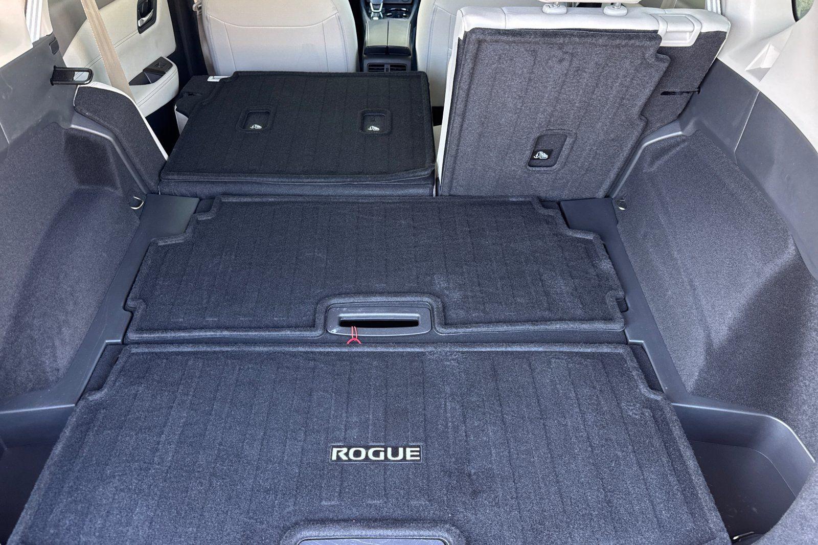 2025 Nissan Rogue SL - Photo 12