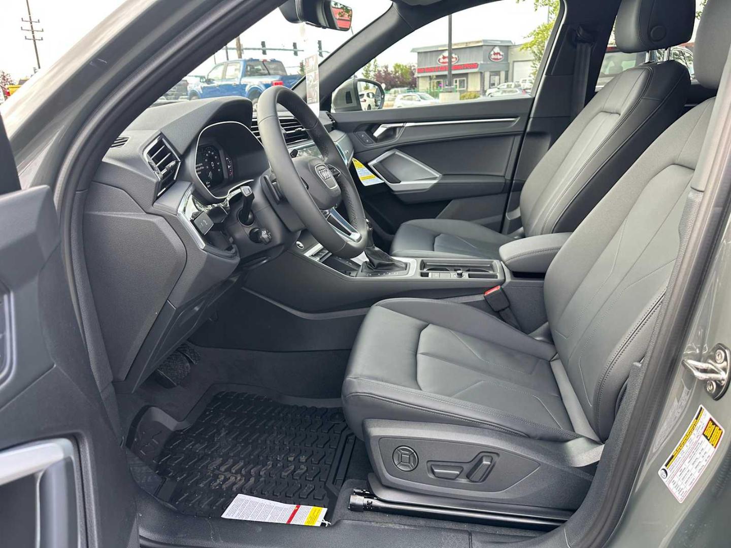 2025 Audi Q3 S Line Premium - Photo 20