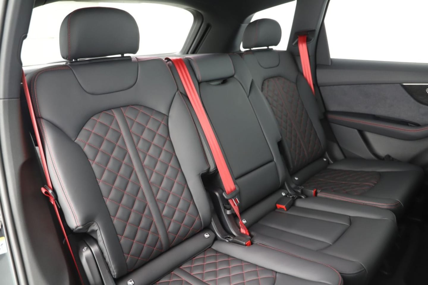 Bild über Audi SQ7 SUV TFSI quattro 373 kW tiptronic - für weitere Informationen kontaktieren Sie den Audi Partner