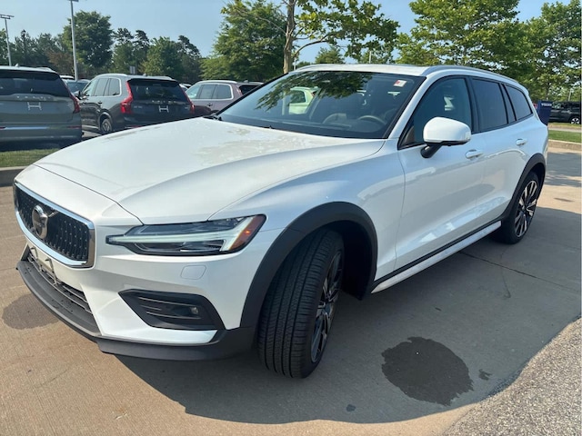 2026 Volvo V60 Cross Country