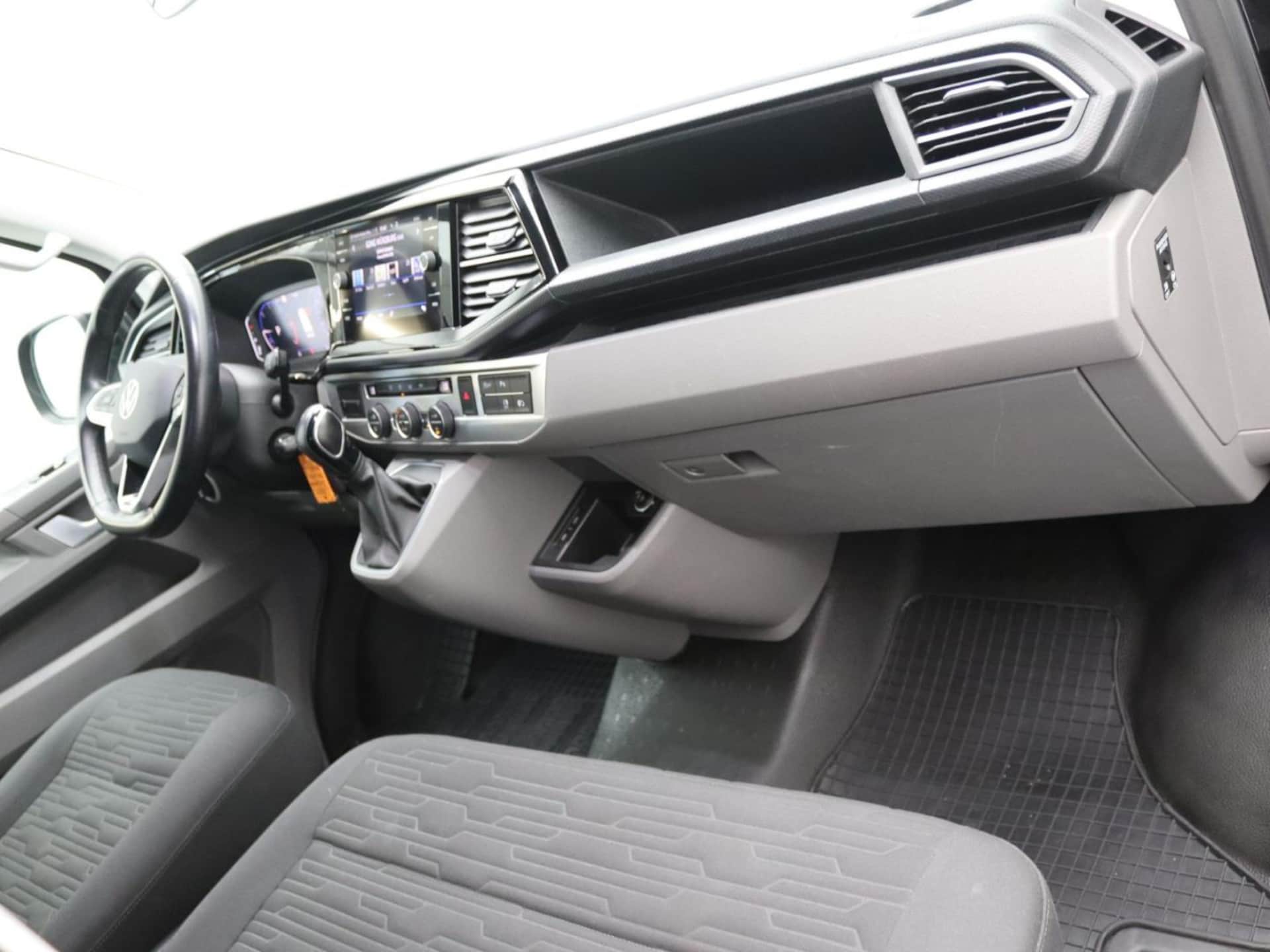 Volkswagen T6.1 Caravelle langer Radstand Comfortline