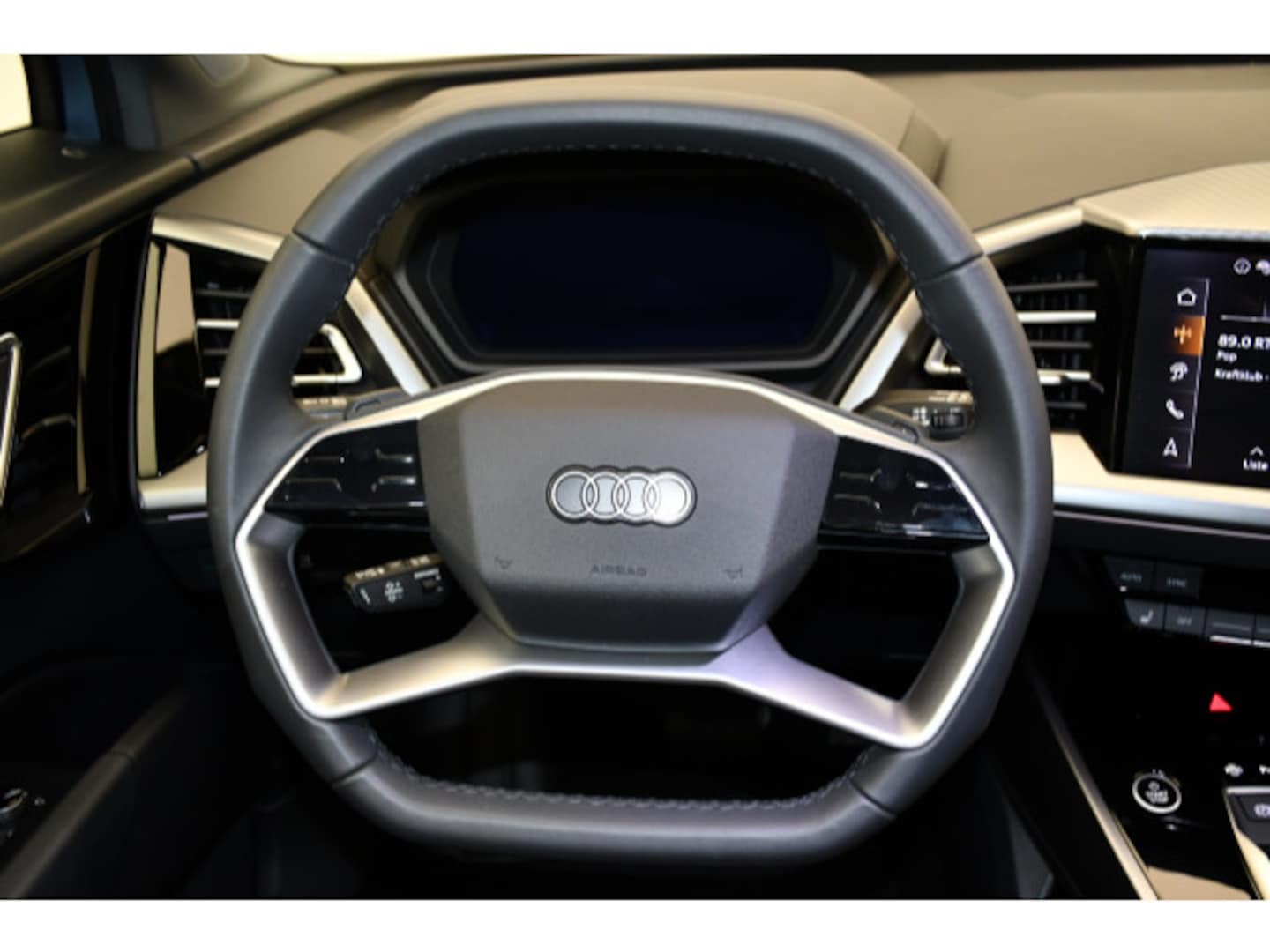 Bild über Audi Q4 e-tron 45 e-tron quattro - für weitere Informationen kontaktieren Sie den Audi Partner