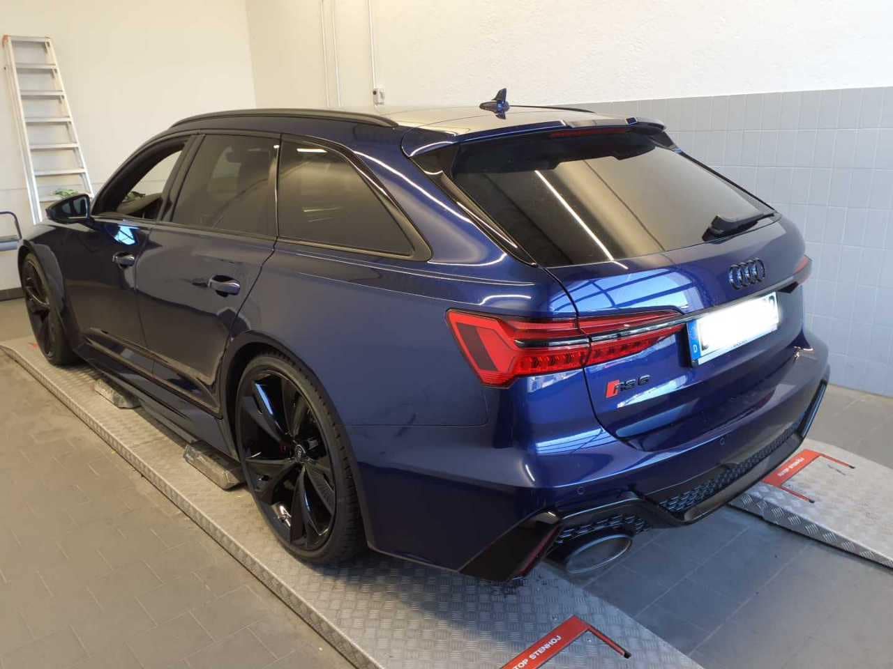 Image about Audi RS 6 Avant TFSI quattro tiptronic