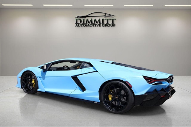 2025 Lamborghini Revuelto