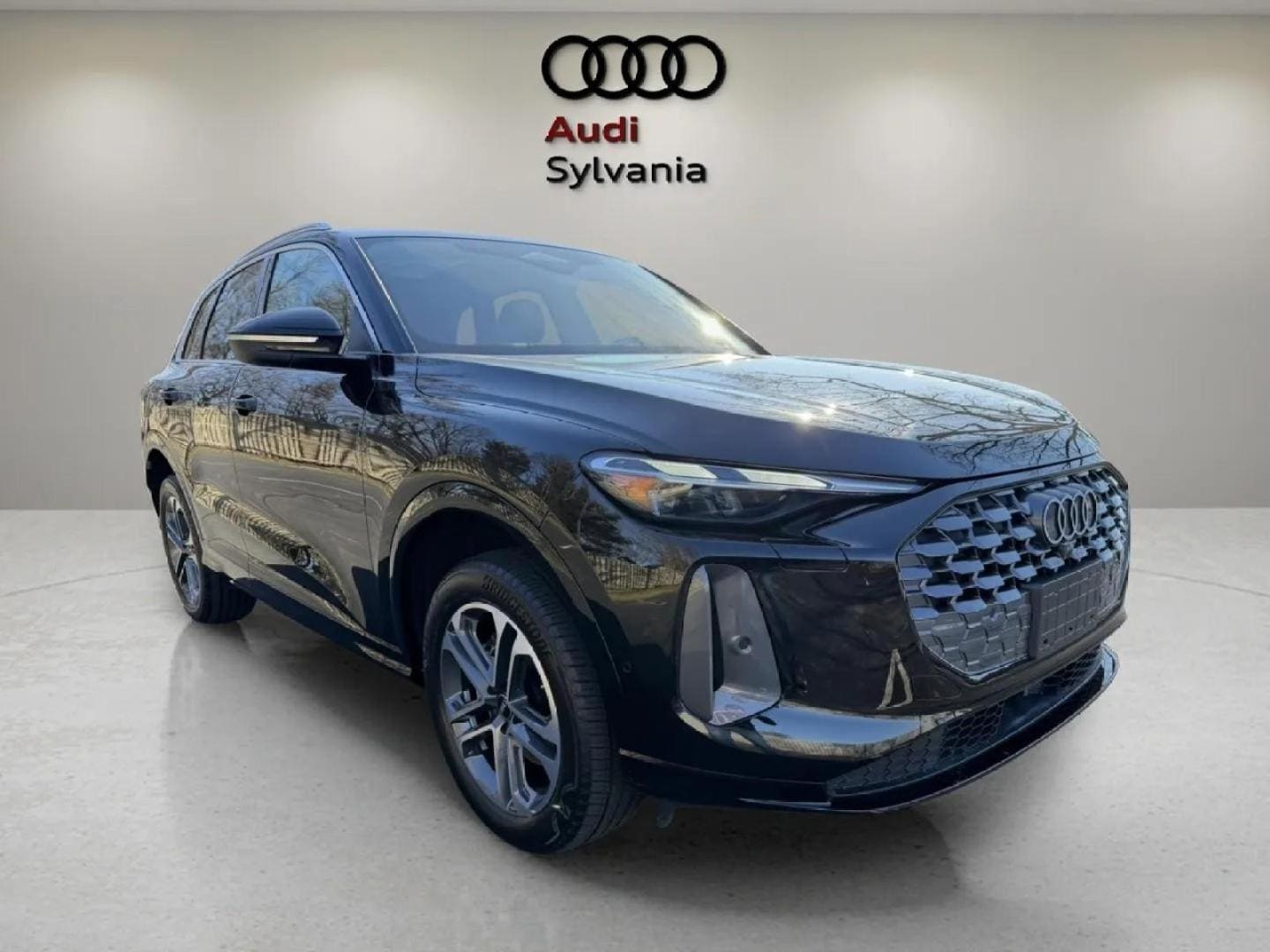 2025 Audi Q5 Premium quattro's photo