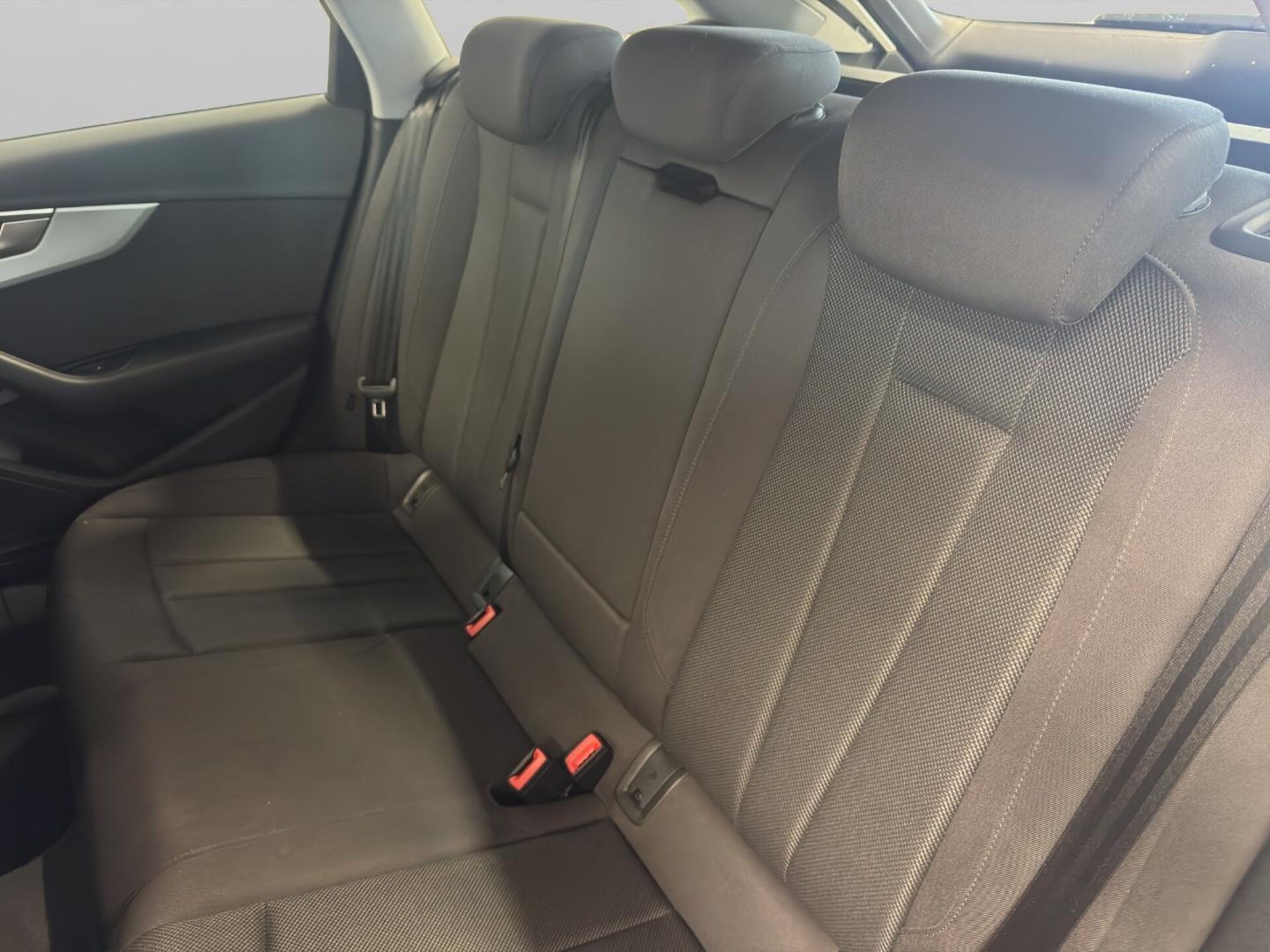 Audi A4 Avant S line