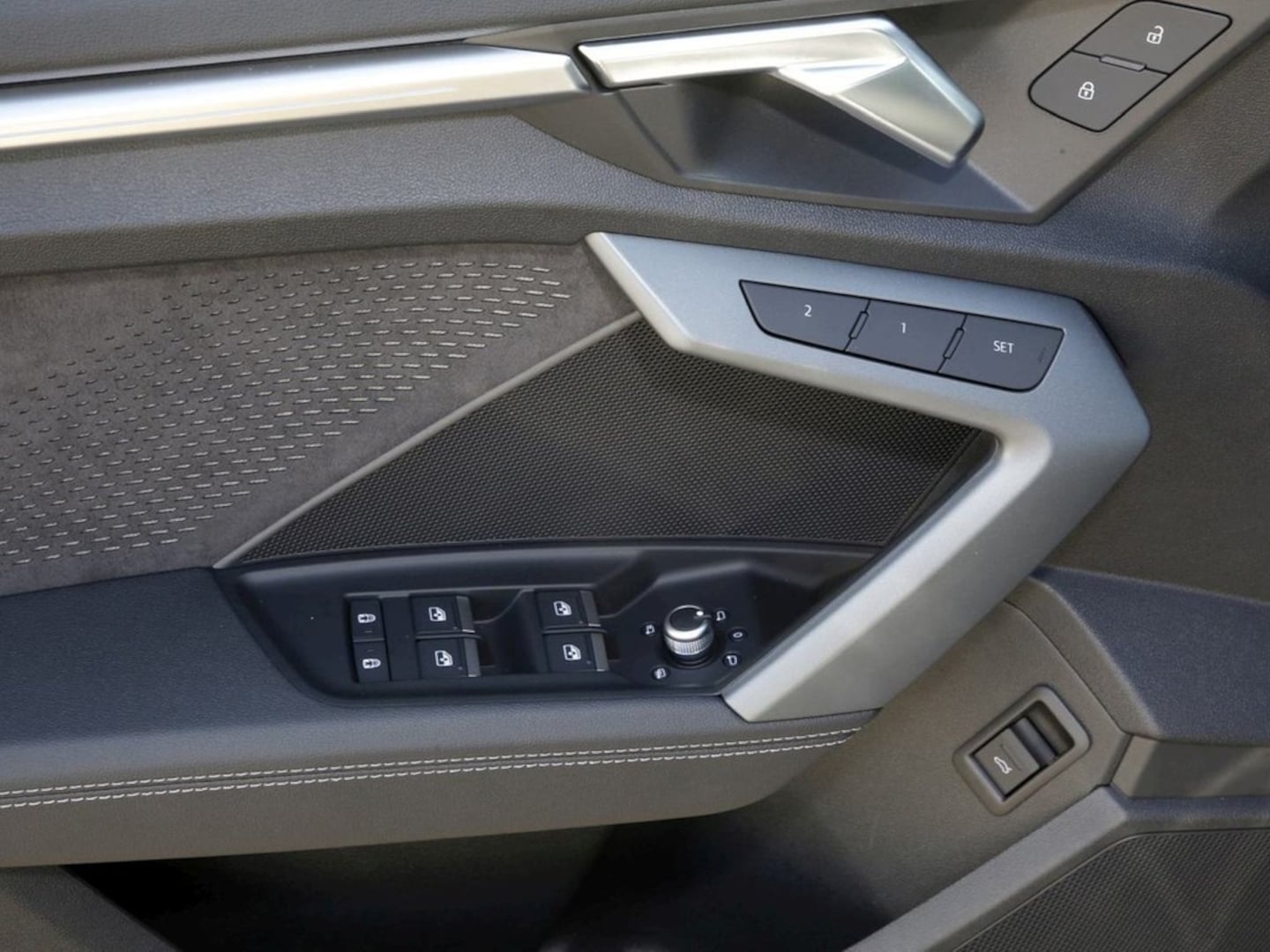 Bild über Audi S3 Sportback TFSI quattro S tronic - für weitere Informationen kontaktieren Sie den Audi Partner