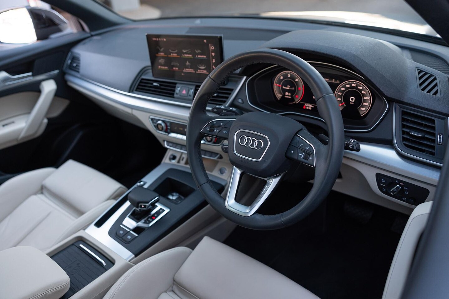 Image about Audi Q5 sport 40 TDI quattro S tronic