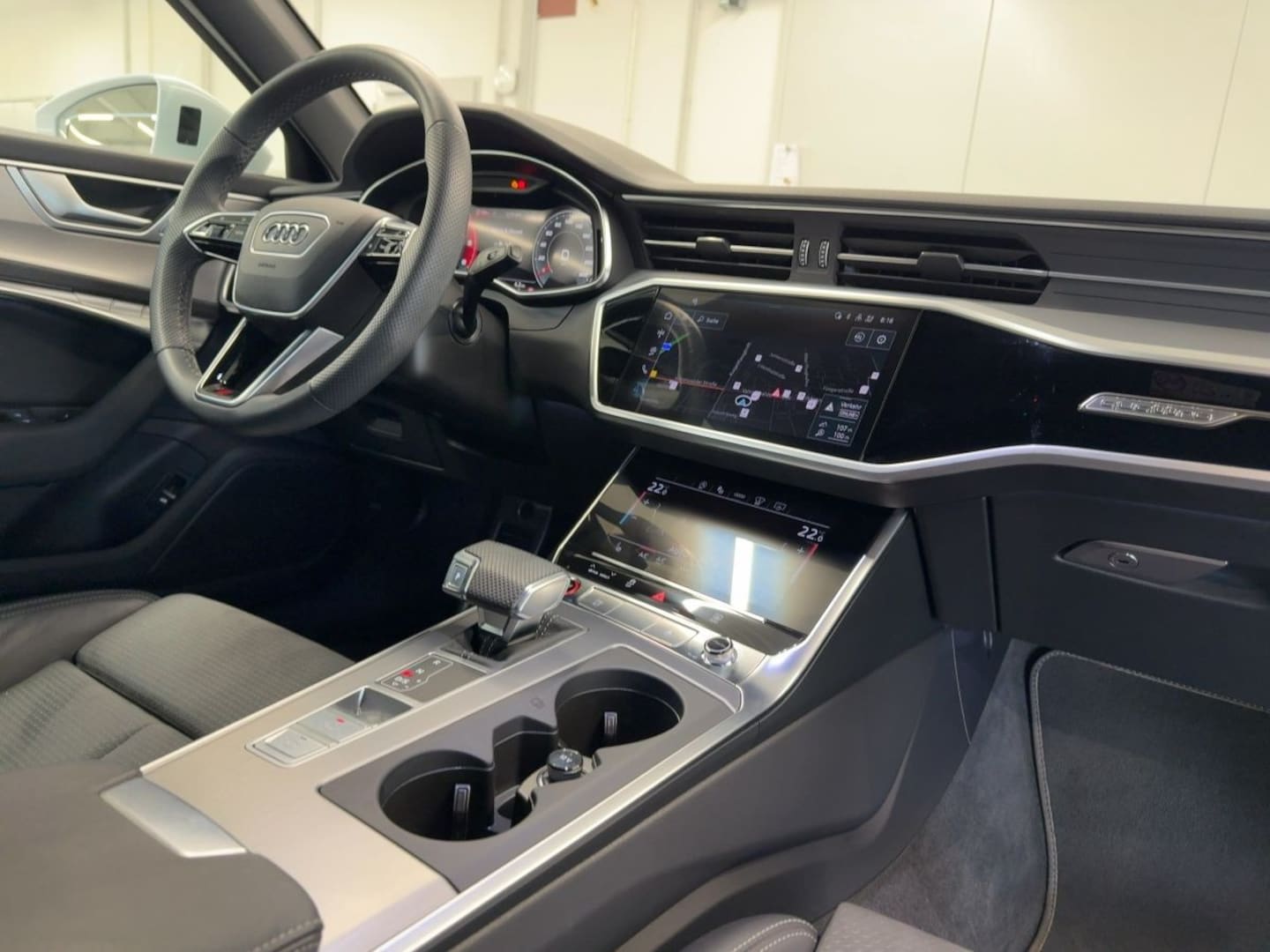 Bild über Audi S6 Avant TDI quattro tiptronic - für weitere Informationen kontaktieren Sie den Audi Partner