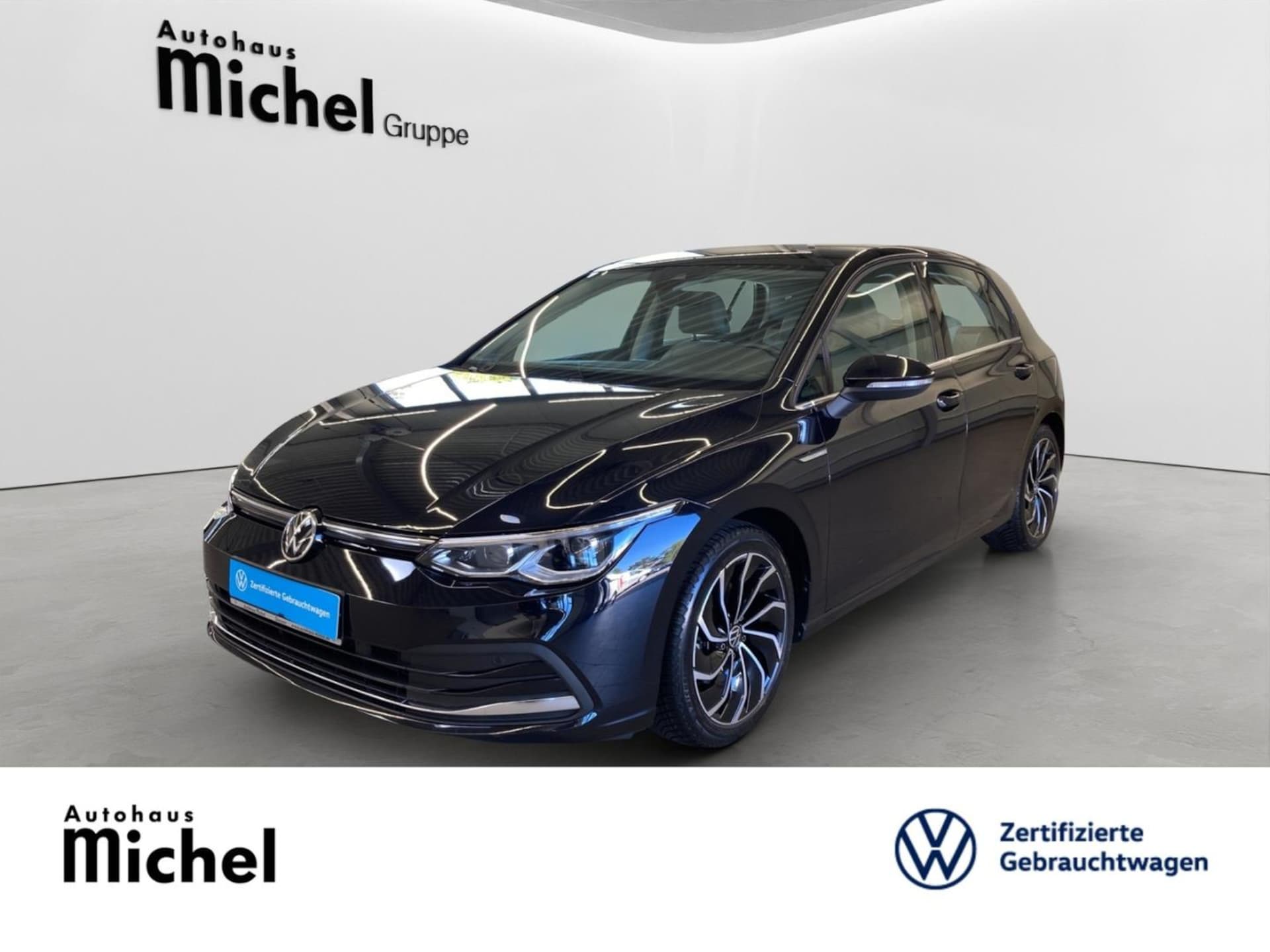 Volkswagen Golf 2021 — Golf 8 eTSI DSG Style IQ-Light Navi AHK Kamera