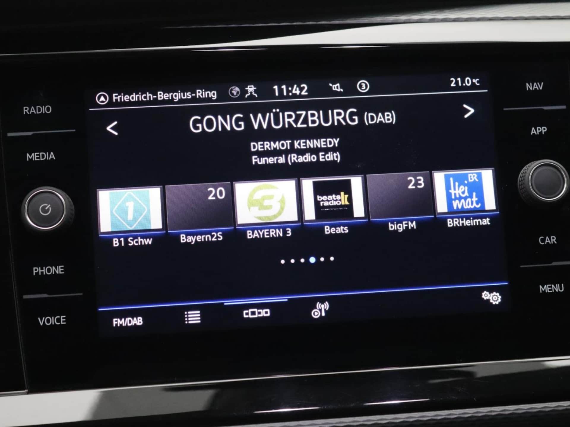 Volkswagen T6.1 Caravelle langer Radstand Comfortline