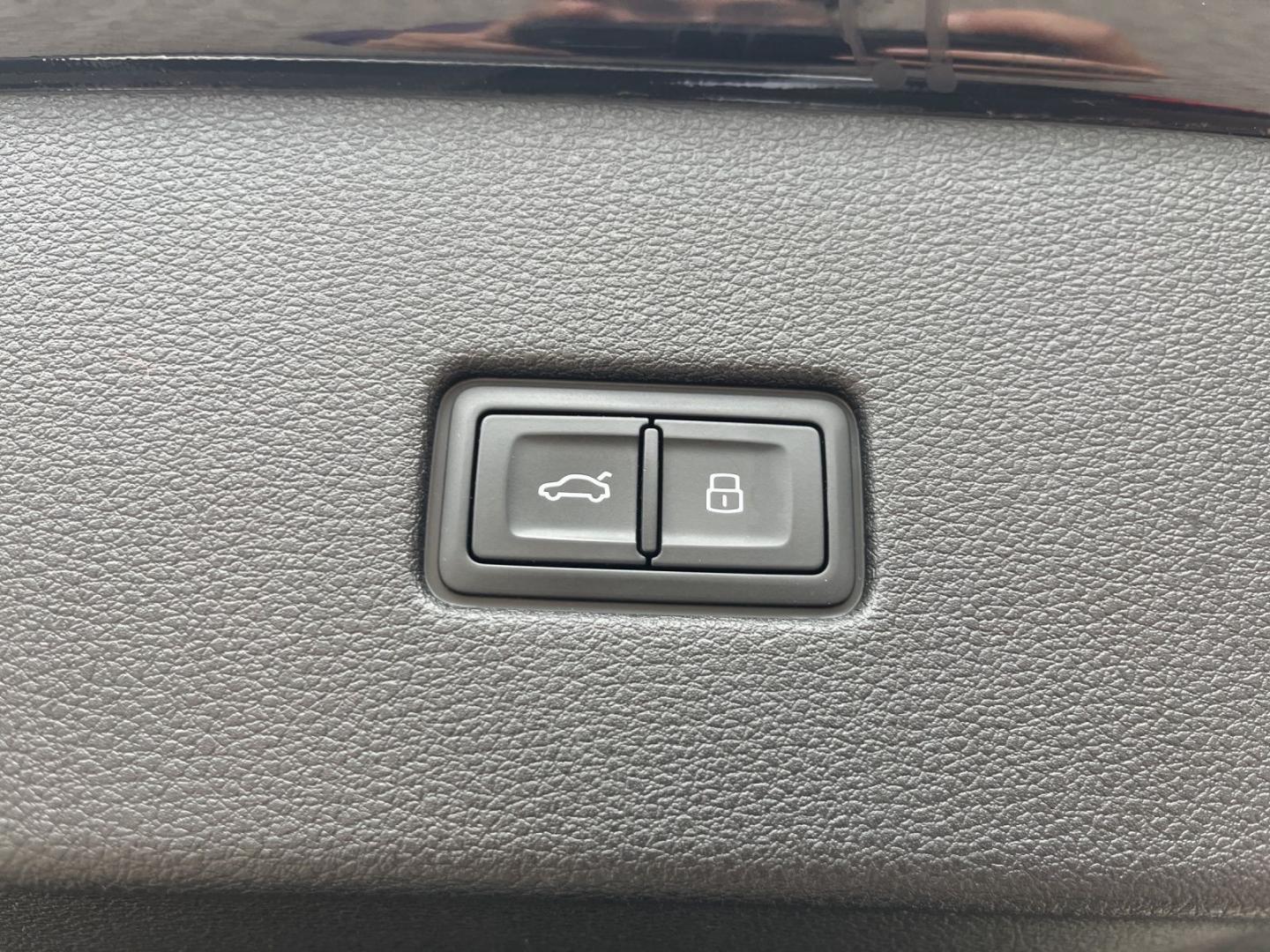 Image about Audi RS Q8 TFSI quattro tiptronic