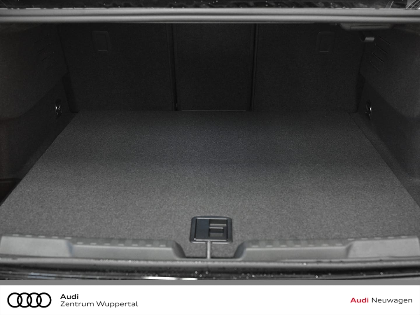 Bild über Audi RS 3 Limousine TFSI quattro 294 kW S tronic - für weitere Informationen kontaktieren Sie den Audi Partner