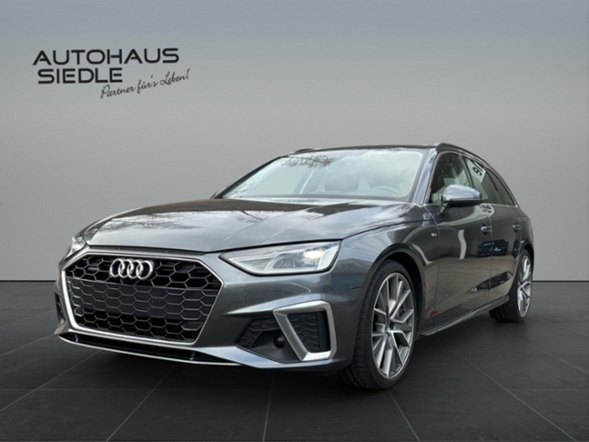 Audi A4 Avant S line