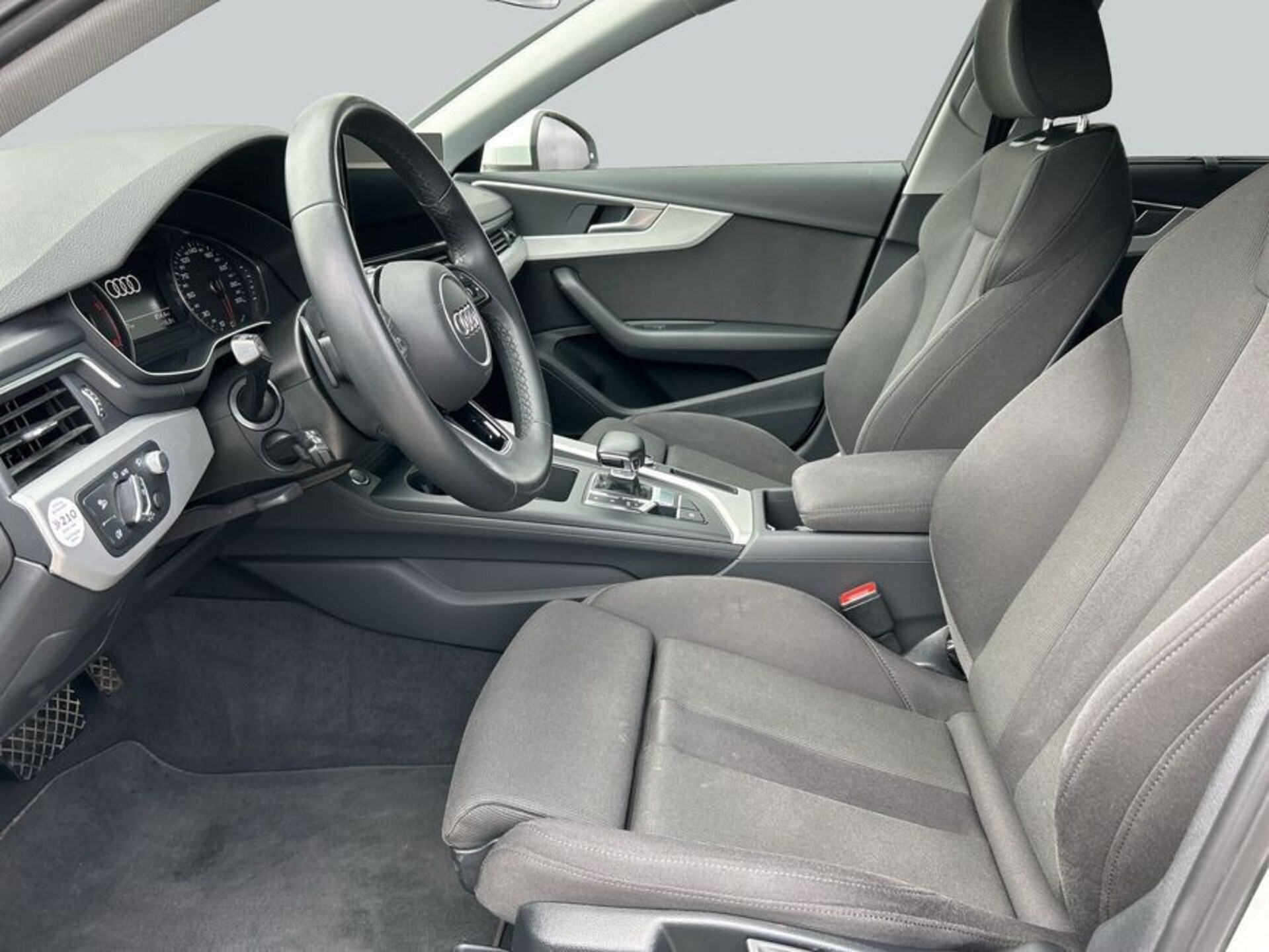 Audi A4 Avant S line