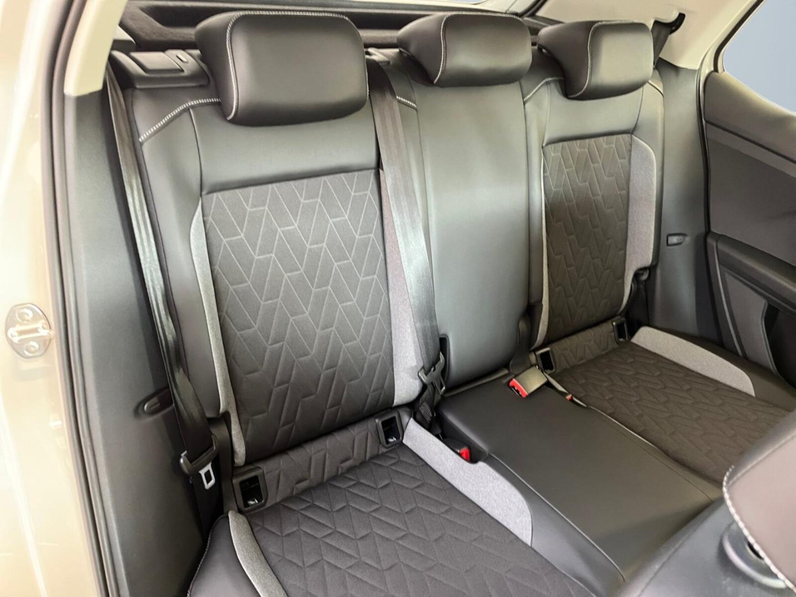 Volkswagen T-Cross – Bild 11