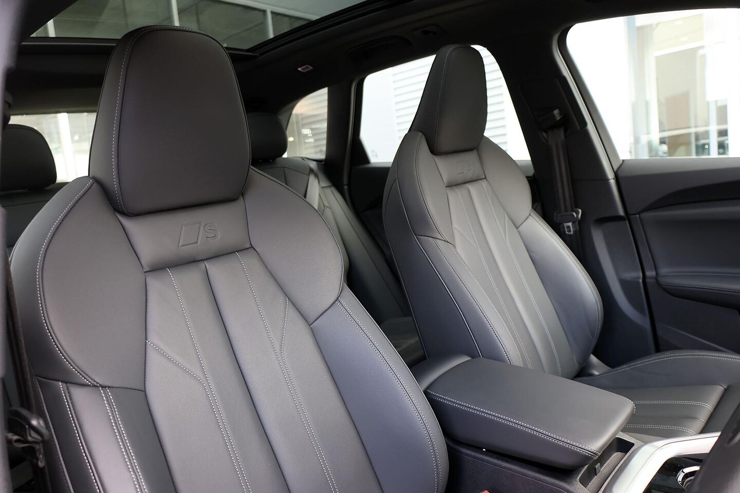 Image about Audi Q5 SUV TDI quattro 150 kW sport