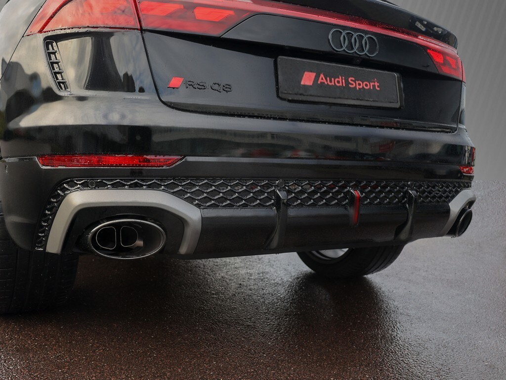 Audi RS Q8 SUV performance