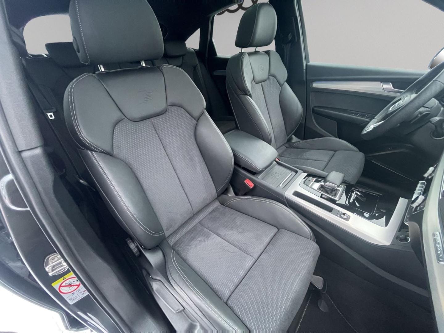 Bild über Audi Q5 Sportback 40 TDI quattro S tronic - für weitere Informationen kontaktieren Sie den Audi Partner
