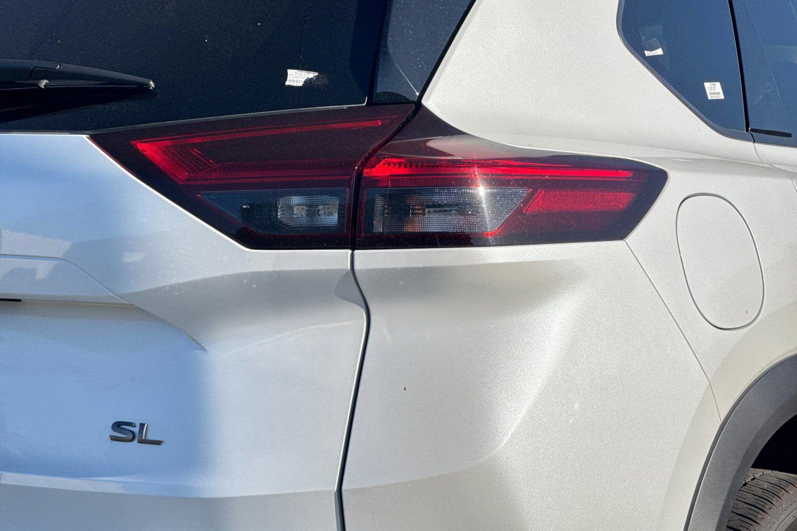 2025 Nissan Rogue SL - Photo 23