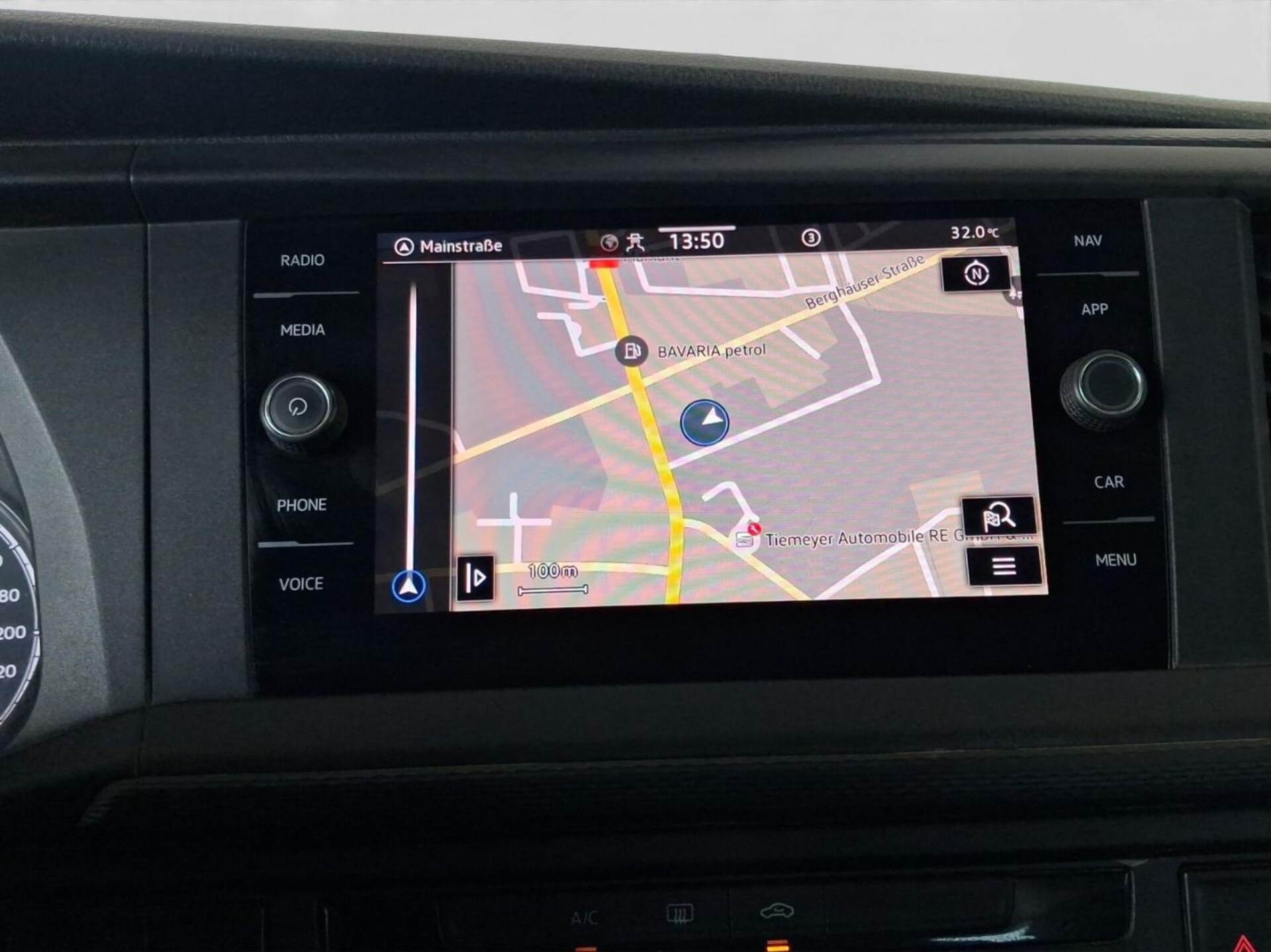 Volkswagen T6.1 Transporter Kombi langer Radstand