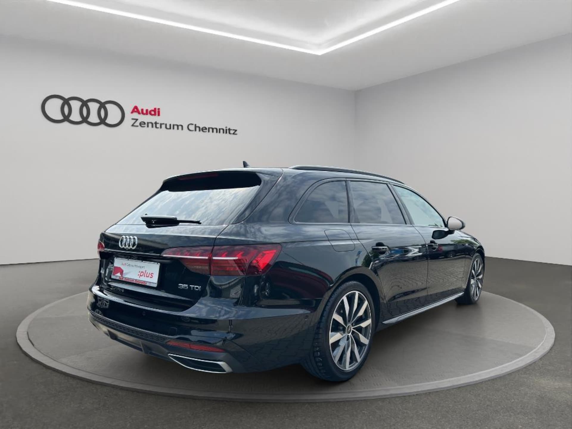 Audi A4 Avant S line