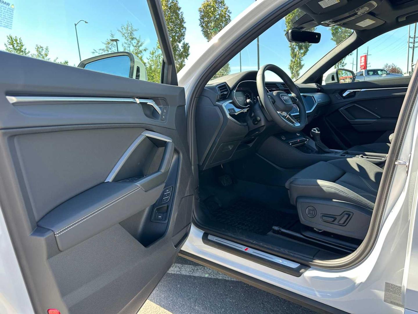 2025 Audi Q3 S Line Premium - Photo 19