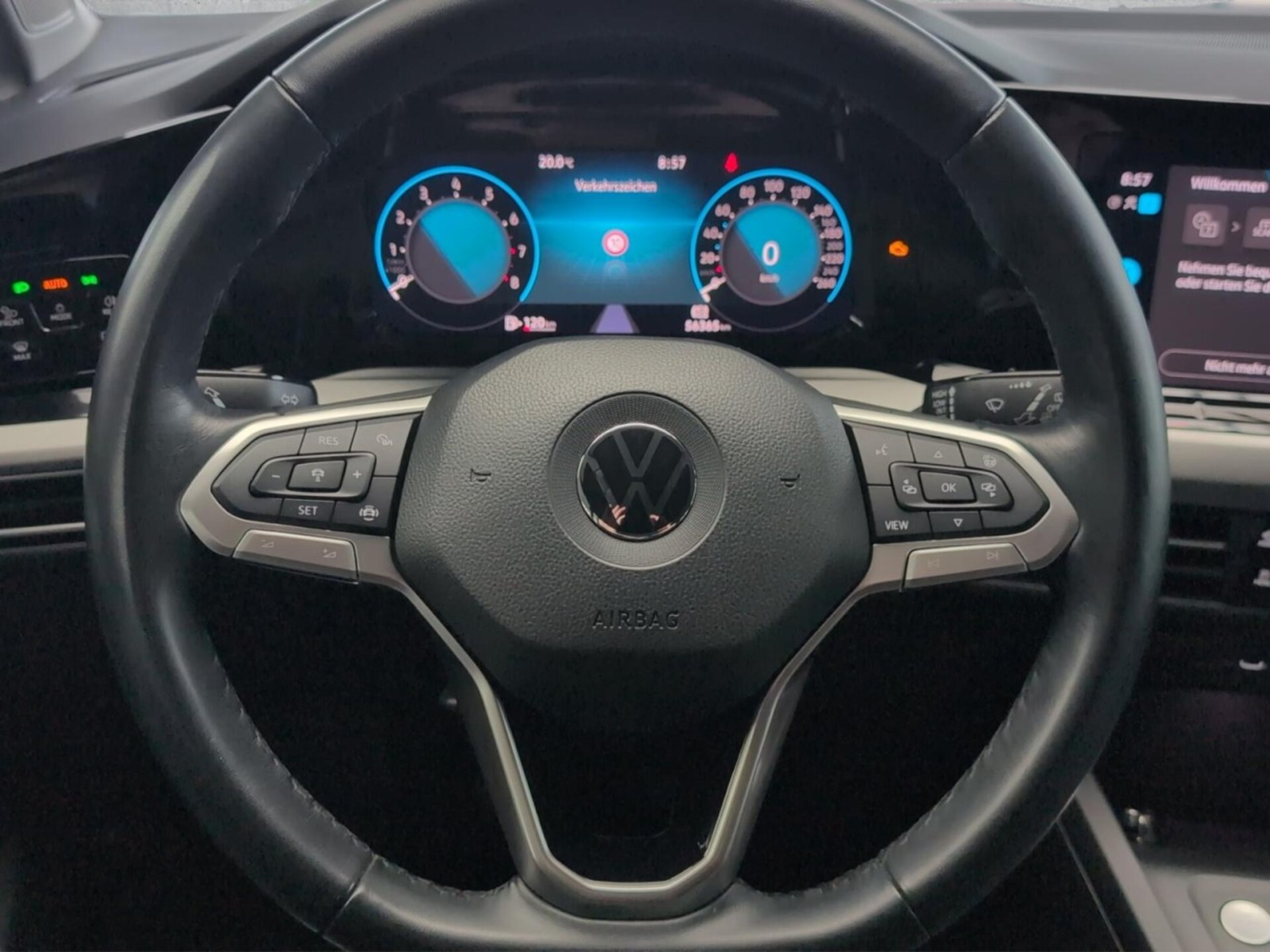 Volkswagen Golf Life