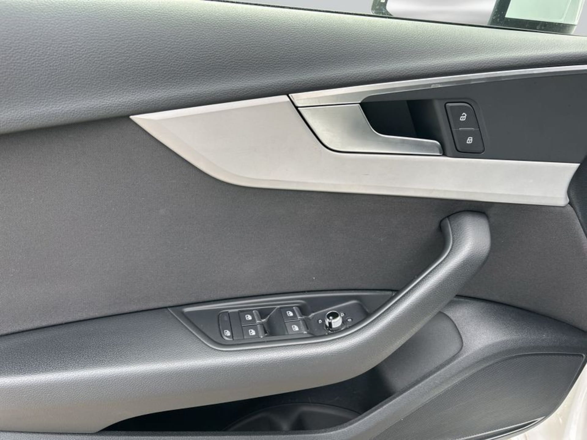Audi A4 Avant S line